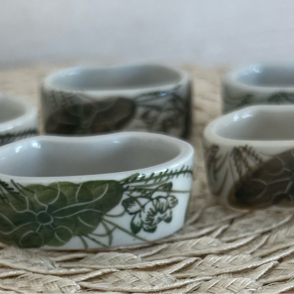 Green Floral Porcelain Napkin Rings, Set of 5, pretty table accents, - Picture 7 of 7